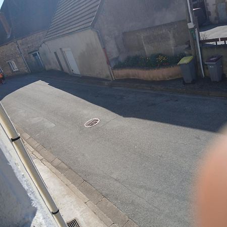 Hotel Chic Et Relax Montmarault Exterior foto